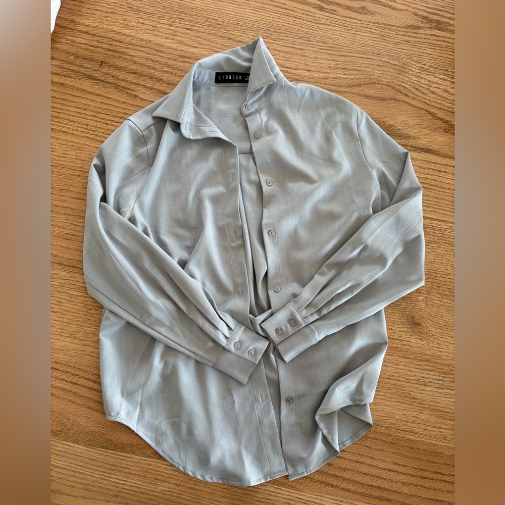 Lioness button down top